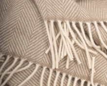 Load image into Gallery viewer, Aclare Lambswool Throw Blanket