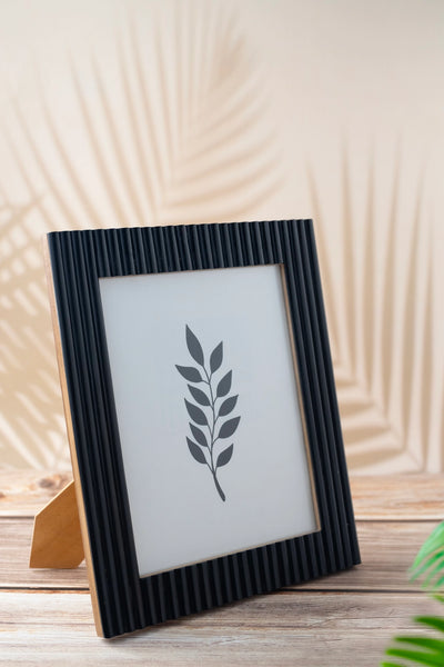Black Fluted Frame