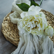 Load image into Gallery viewer, Cream Peony Spray