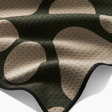 Load image into Gallery viewer, Paw Prints Paw Towel