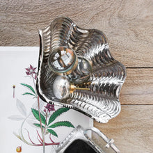 Load image into Gallery viewer, Shell Coin Dish